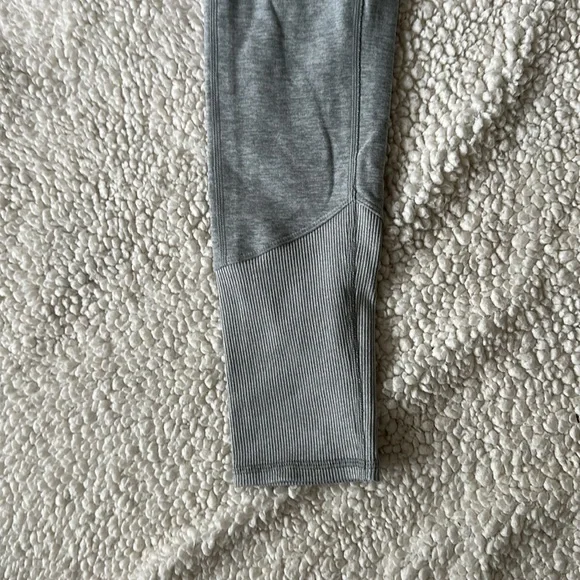 Alo Yoga High-Waist Alosoft Lounge Legging Size M Zinc Heather - Picture 2 of 7